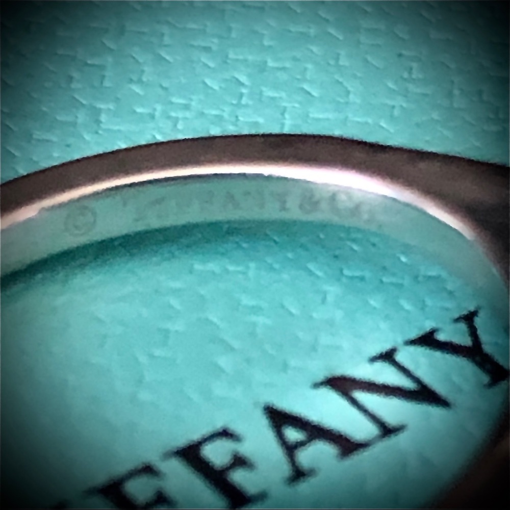 SOLD Tiffany Legacy Engagement Ring Diamond Platinum - Picture 5 of 7